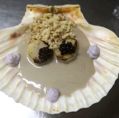 La «vieira de boletus» de Alcores combina el hongo marcado a la plancha con una crema elaborada con sus cabezas